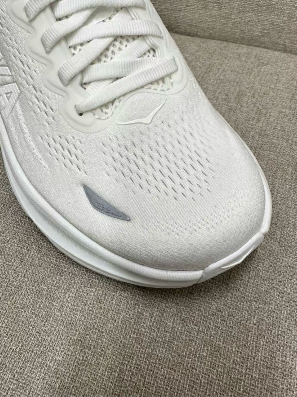 New Hoka One One Bondi 9 White Women Athletic Shoes - Picture 4 of 8